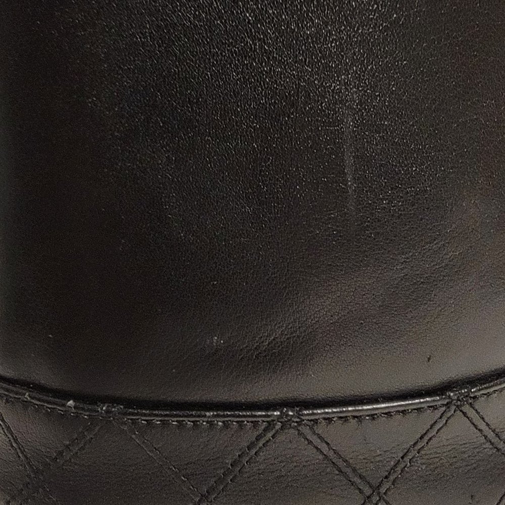 Authentic CHANEL Black Lambskin Leather Vanity Case - Picture 7 of 14